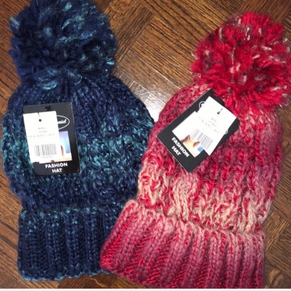🛷CD🛷BUNDLE OF WOMEN’S COZY CHUNKY BEANIES🛷 - Picture 3 of 6